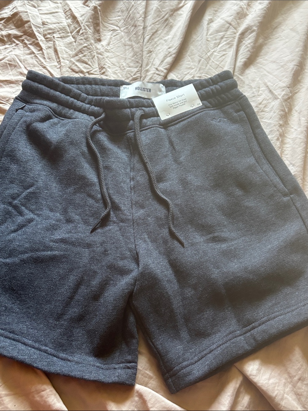 Hollister Men's Dark Gray Fleece Athletic Shorts with pockets XS